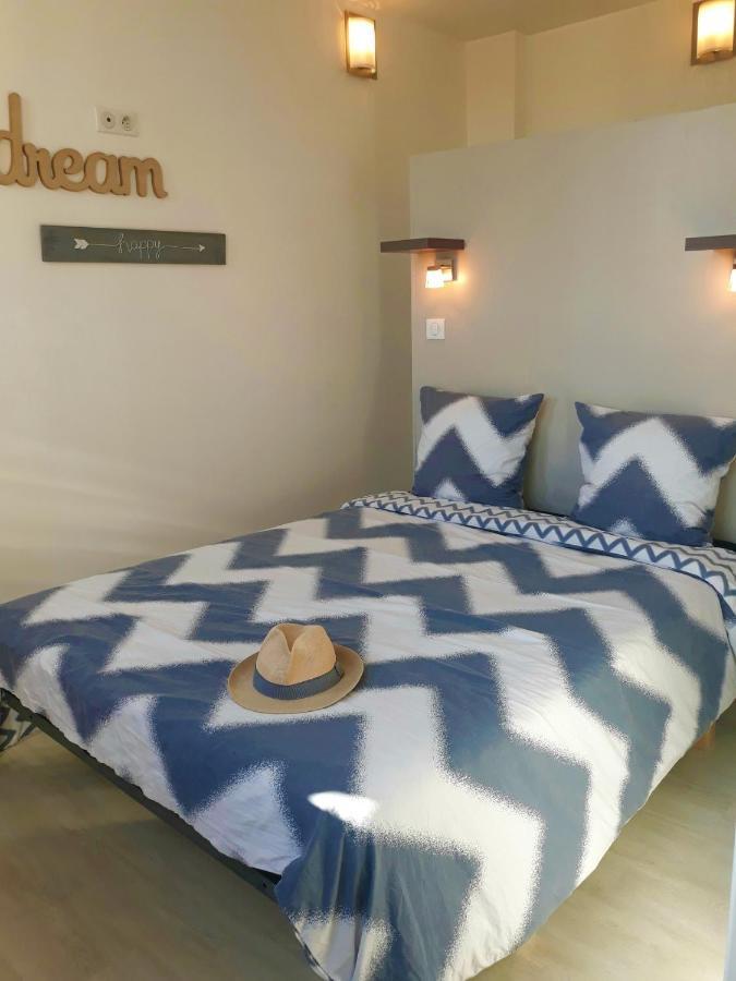 Les Belles Terrasses Dieppe ,3 Appartements , Le Vegetal De 1 A 8 Personnes , Le Tropical De 1 A 6 Personnes , Le Floral Avec Terrasse De 1 A 3 Personnes , Quartier Calme Au Stationnement Gratuit A Cote De L'Avenue Verte Exterior foto